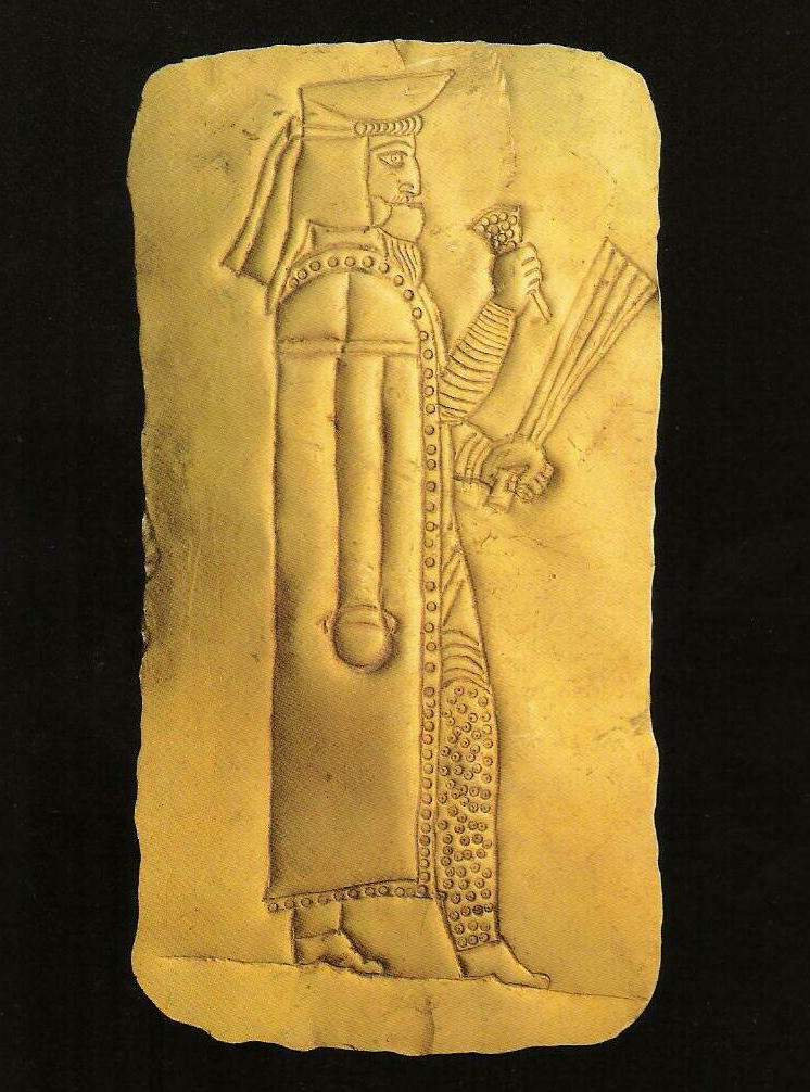 لوحه طلا- پیکر یک مغ- پنج قرن قبل از میلاد